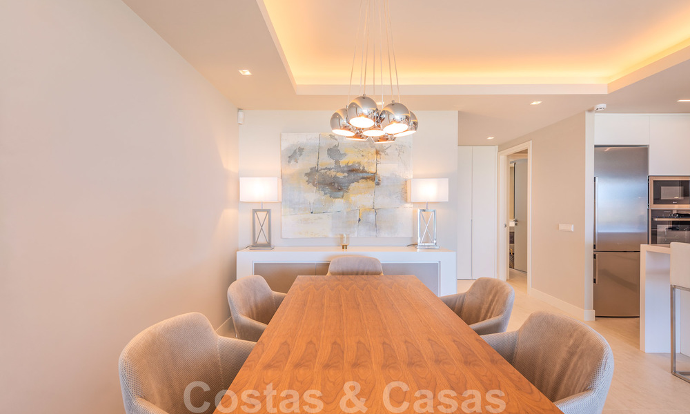 Prix fortement réduit. Spacieux appartement moderne de luxe à vendre avec vue sur la mer et prêt à emménager, Nueva Andalucia, Marbella 26902