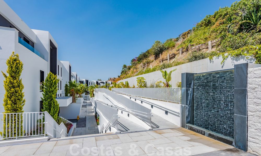 Prix fortement réduit. Spacieux appartement moderne de luxe à vendre avec vue sur la mer et prêt à emménager, Nueva Andalucia, Marbella 26924