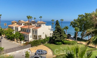 Appartement moderne à vendre dans un complexe en bord de mer avec vue sur la mer, situé entre Marbella et Estepona 26999 