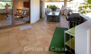 Appartement moderne à vendre dans un complexe en bord de mer avec vue sur la mer, situé entre Marbella et Estepona 27001 