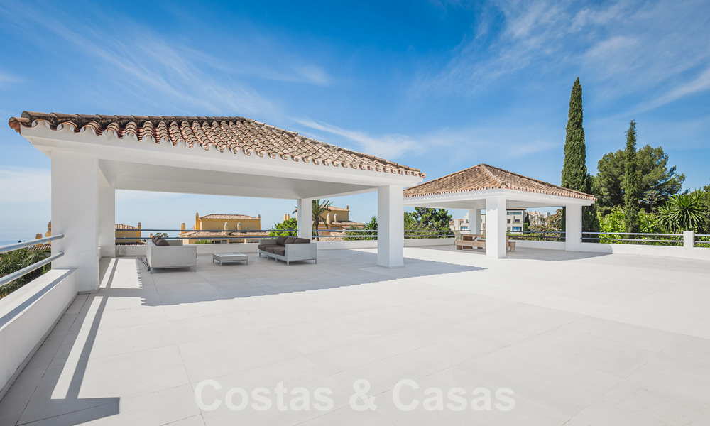 Villa de luxe rénovée à vendre dans un style méditerranéen moderne dans l'exclusive Cascada de Camojan sur le Golden Mile à Marbella 27041