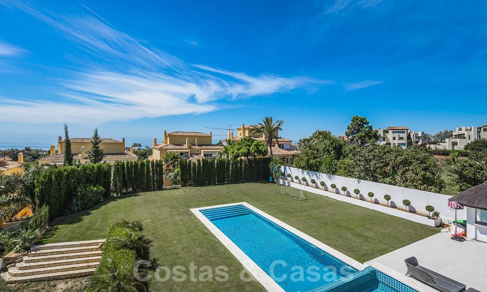 Villa de luxe rénovée à vendre dans un style méditerranéen moderne dans l'exclusive Cascada de Camojan sur le Golden Mile à Marbella 27043