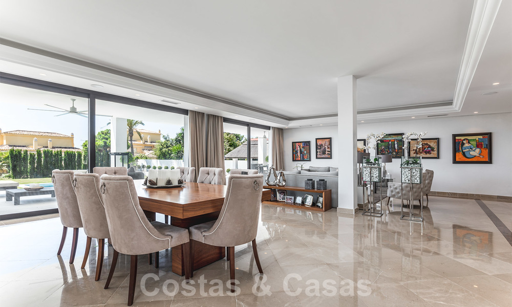 Villa de luxe rénovée à vendre dans un style méditerranéen moderne dans l'exclusive Cascada de Camojan sur le Golden Mile à Marbella 27052