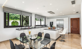 Villa de luxe rénovée à vendre dans un style méditerranéen moderne dans l'exclusive Cascada de Camojan sur le Golden Mile à Marbella 27054 