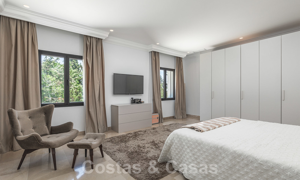 Villa de luxe rénovée à vendre dans un style méditerranéen moderne dans l'exclusive Cascada de Camojan sur le Golden Mile à Marbella 27056