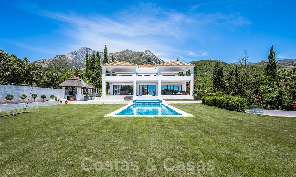 Villa de luxe rénovée à vendre dans un style méditerranéen moderne dans l'exclusive Cascada de Camojan sur le Golden Mile à Marbella 27061