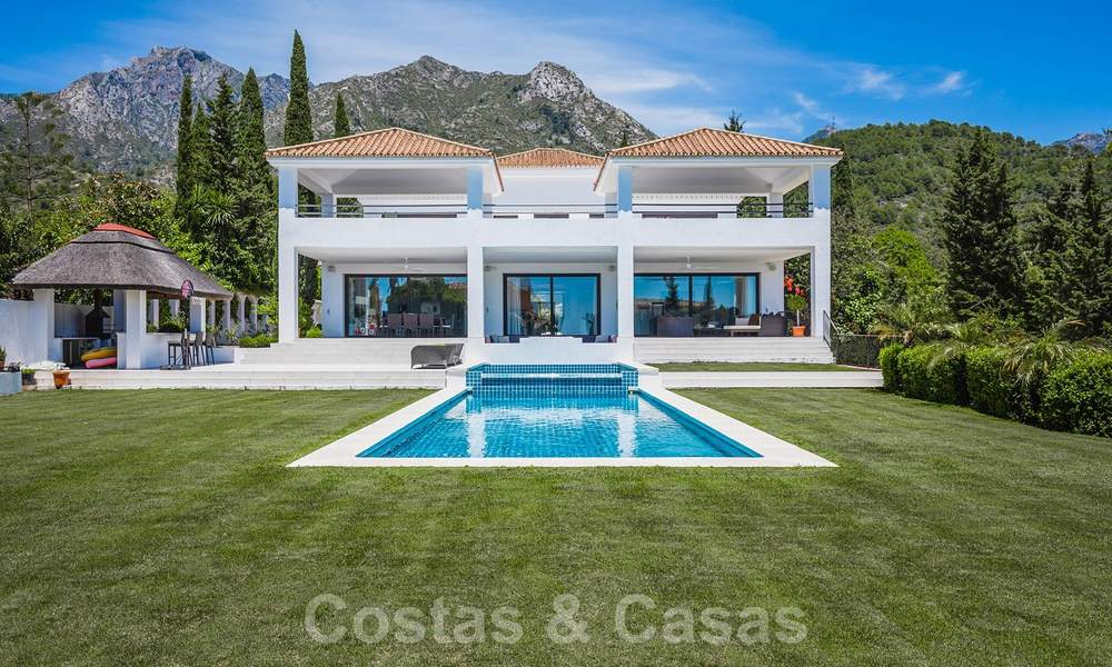 Villa de luxe rénovée à vendre dans un style méditerranéen moderne dans l'exclusive Cascada de Camojan sur le Golden Mile à Marbella 27062
