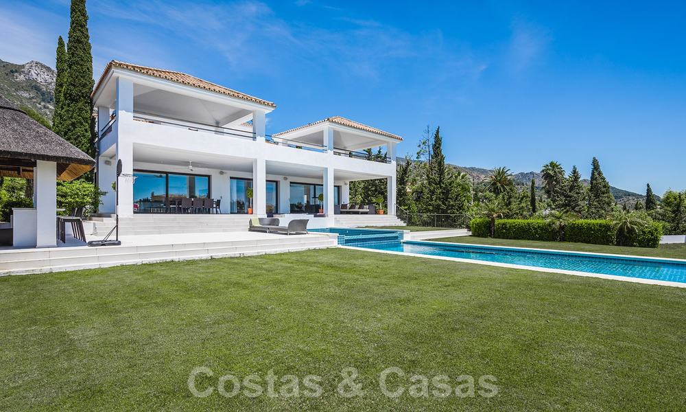 Villa de luxe rénovée à vendre dans un style méditerranéen moderne dans l'exclusive Cascada de Camojan sur le Golden Mile à Marbella 27063
