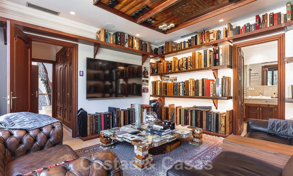 Villa de luxe rénovée à vendre dans un style méditerranéen moderne dans l'exclusive Cascada de Camojan sur le Golden Mile à Marbella 27065