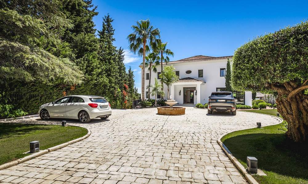Villa de luxe rénovée à vendre dans un style méditerranéen moderne dans l'exclusive Cascada de Camojan sur le Golden Mile à Marbella 27068