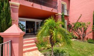 Appartement spacieux avec une grande terrasse et un jardin privé avec vue panoramique sur la côte et la mer à Benahavis - Marbella 27120 