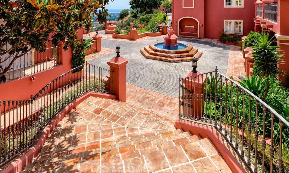 Appartement spacieux avec une grande terrasse et un jardin privé avec vue panoramique sur la côte et la mer à Benahavis - Marbella 27124