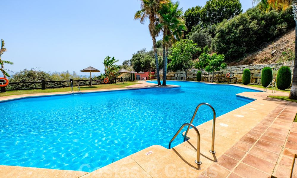 Prêt à emménager, appartement spacieux avec vue panoramique sur la côte et la mer Méditerranée à Benahavis - Marbella 27131