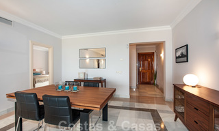Prêt à emménager, appartement spacieux avec vue panoramique sur la côte et la mer Méditerranée à Benahavis - Marbella 27335 