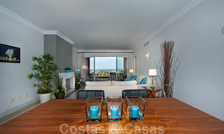 Prêt à emménager, appartement spacieux avec vue panoramique sur la côte et la mer Méditerranée à Benahavis - Marbella 27349 