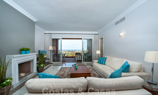 Prêt à emménager, appartement spacieux avec vue panoramique sur la côte et la mer Méditerranée à Benahavis - Marbella 27351 
