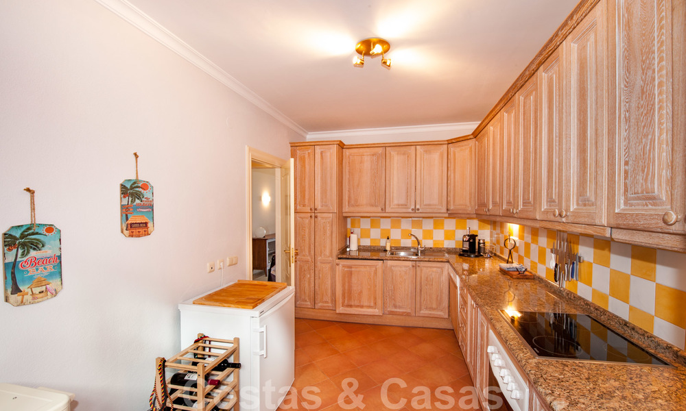 Prêt à emménager, appartement spacieux avec vue panoramique sur la côte et la mer Méditerranée à Benahavis - Marbella 27360