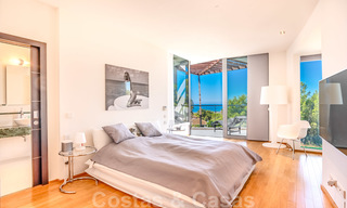 Maison d'angle moderne et luxueuse avec vue sur la mer à vendre dans l'exclusive Sierra Blanca, Marbella 27136 