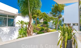 Maison d'angle moderne et luxueuse avec vue sur la mer à vendre dans l'exclusive Sierra Blanca, Marbella 27141 