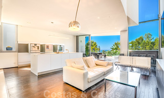 Maison d'angle moderne et luxueuse avec vue sur la mer à vendre dans l'exclusive Sierra Blanca, Marbella 27142 