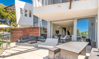 Maison d'angle moderne et luxueuse avec vue sur la mer à vendre dans l'exclusive Sierra Blanca, Marbella 27154 