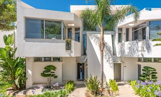 Maison d'angle moderne et luxueuse avec vue sur la mer à vendre dans l'exclusive Sierra Blanca, Marbella 27155 