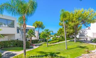 Maison d'angle moderne et luxueuse avec vue sur la mer à vendre dans l'exclusive Sierra Blanca, Marbella 27157 