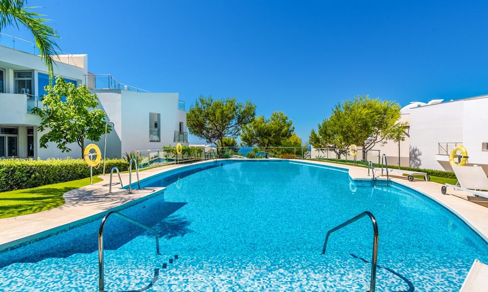 Maison d'angle moderne et luxueuse avec vue sur la mer à vendre dans l'exclusive Sierra Blanca, Marbella 27158
