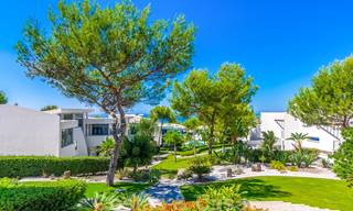 Maison d'angle moderne et luxueuse avec vue sur la mer à vendre dans l'exclusive Sierra Blanca, Marbella 27160 