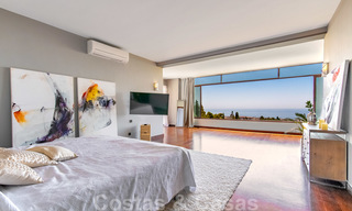 Villa classique méditerranéenne, rénovée, à vendre avec une vue imprenable sur la mer dans un espace vert adjacent au centre de Marbella 27166 