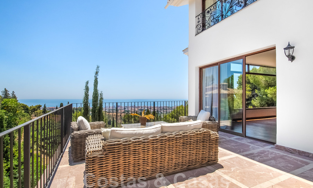 Villa classique méditerranéenne, rénovée, à vendre avec une vue imprenable sur la mer dans un espace vert adjacent au centre de Marbella 27167