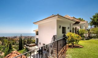 Villa classique méditerranéenne, rénovée, à vendre avec une vue imprenable sur la mer dans un espace vert adjacent au centre de Marbella 27180 