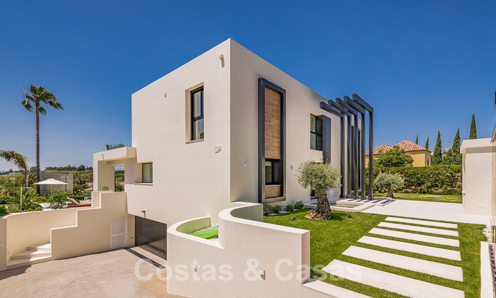 Villa spectaculaire de design moderne à vendre, en première ligne de golf à Nueva Andalucia, Marbella 27184