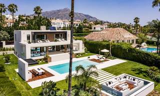 Villa spectaculaire de design moderne à vendre, en première ligne de golf à Nueva Andalucia, Marbella 27185 