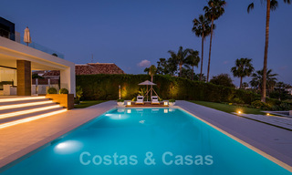 Villa spectaculaire de design moderne à vendre, en première ligne de golf à Nueva Andalucia, Marbella 27192 