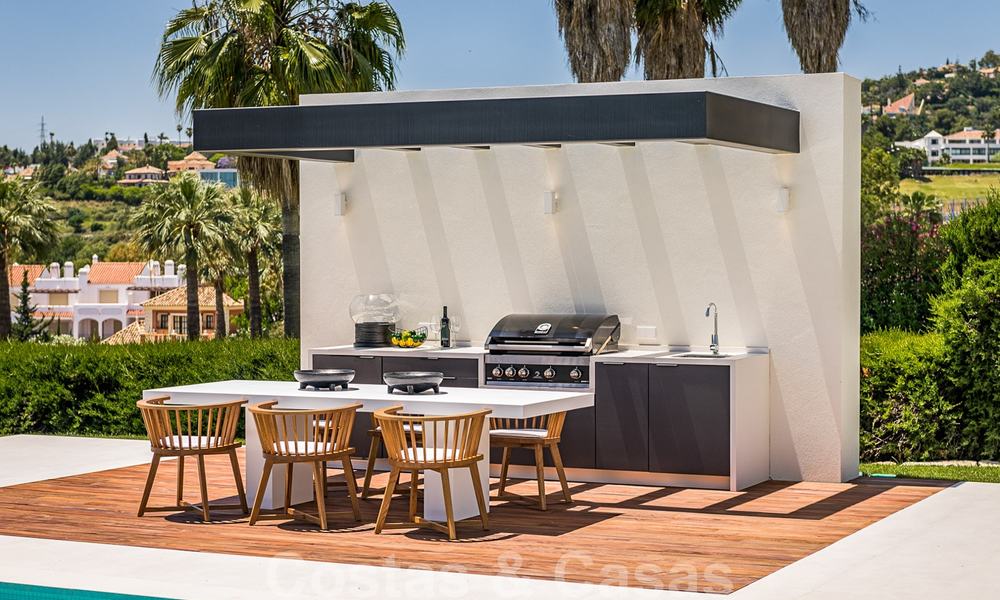 Villa spectaculaire de design moderne à vendre, en première ligne de golf à Nueva Andalucia, Marbella 27213