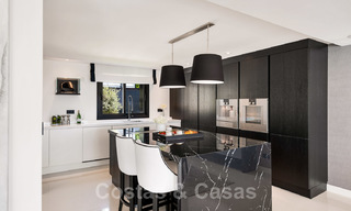 Villa spectaculaire de design moderne à vendre, en première ligne de golf à Nueva Andalucia, Marbella 27218 