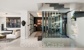 Villa spectaculaire de design moderne à vendre, en première ligne de golf à Nueva Andalucia, Marbella 27220 