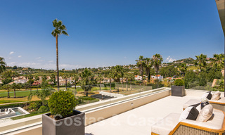 Villa spectaculaire de design moderne à vendre, en première ligne de golf à Nueva Andalucia, Marbella 27226 
