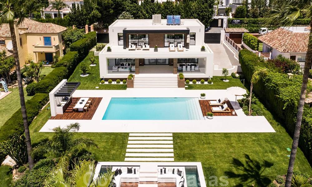 Villa spectaculaire de design moderne à vendre, en première ligne de golf à Nueva Andalucia, Marbella 27229