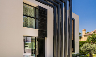 Villa spectaculaire de design moderne à vendre, en première ligne de golf à Nueva Andalucia, Marbella 27240 