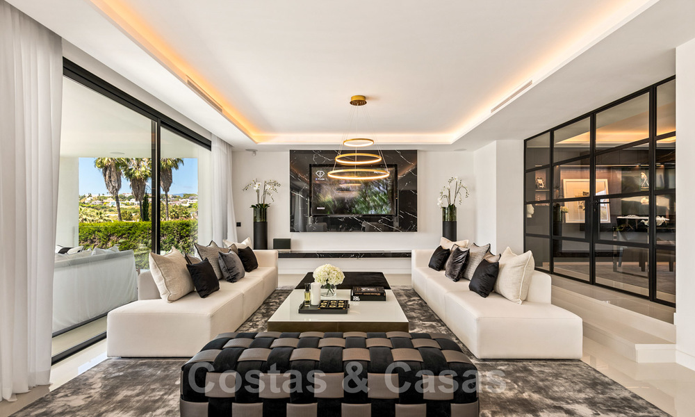 Villa spectaculaire de design moderne à vendre, en première ligne de golf à Nueva Andalucia, Marbella 27242