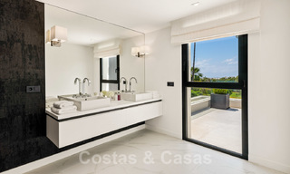Villa spectaculaire de design moderne à vendre, en première ligne de golf à Nueva Andalucia, Marbella 27245 