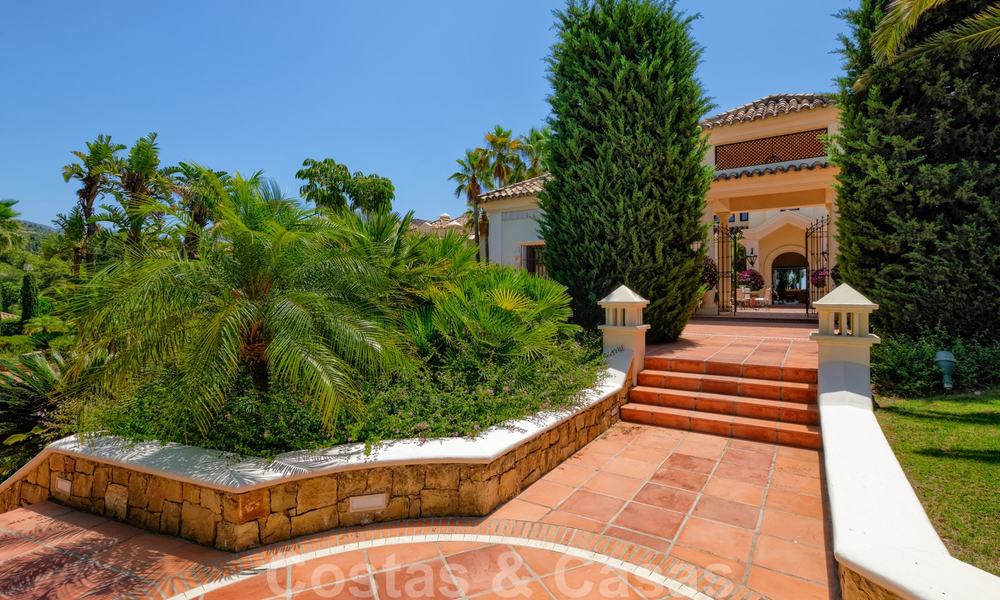 Villa de luxe méditerranéenne classique à vendre avec vue imprenable sur la mer dans une résidence fermée sur le Golden Mile, Marbella 27283