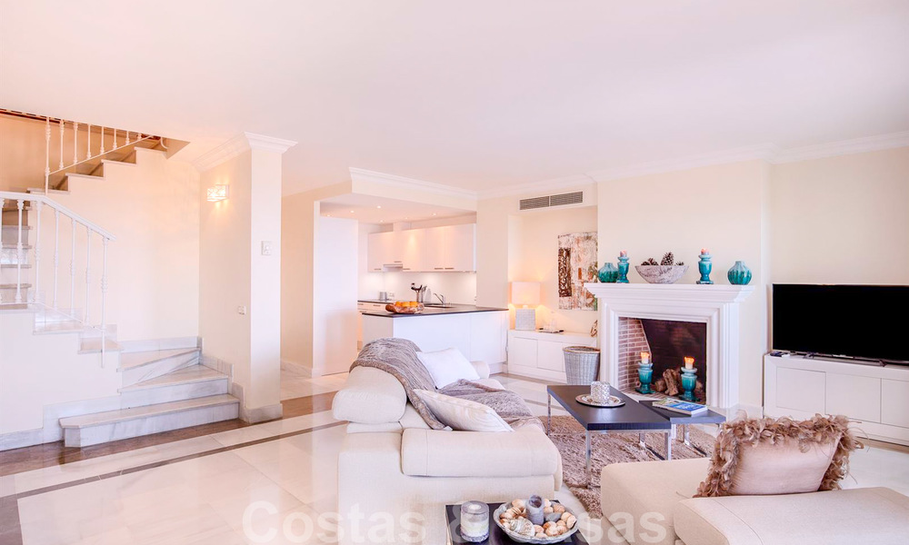 Appartement penthouse de luxe avec vue panoramique sur toute la côte à vendre, à proximité des commodités et du golf, Benahavis - Marbella 27505