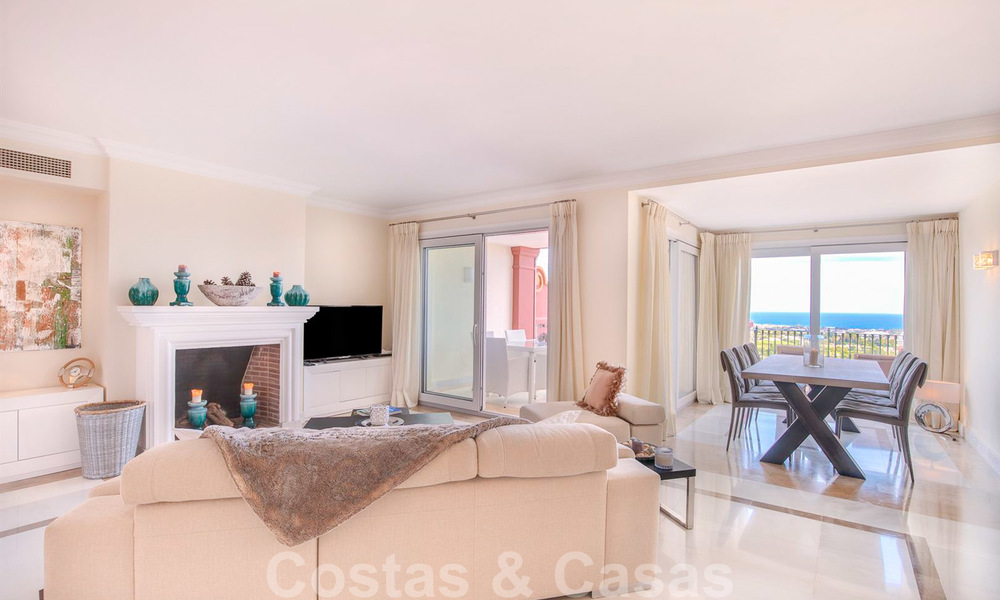 Appartement penthouse de luxe avec vue panoramique sur toute la côte à vendre, à proximité des commodités et du golf, Benahavis - Marbella 27507