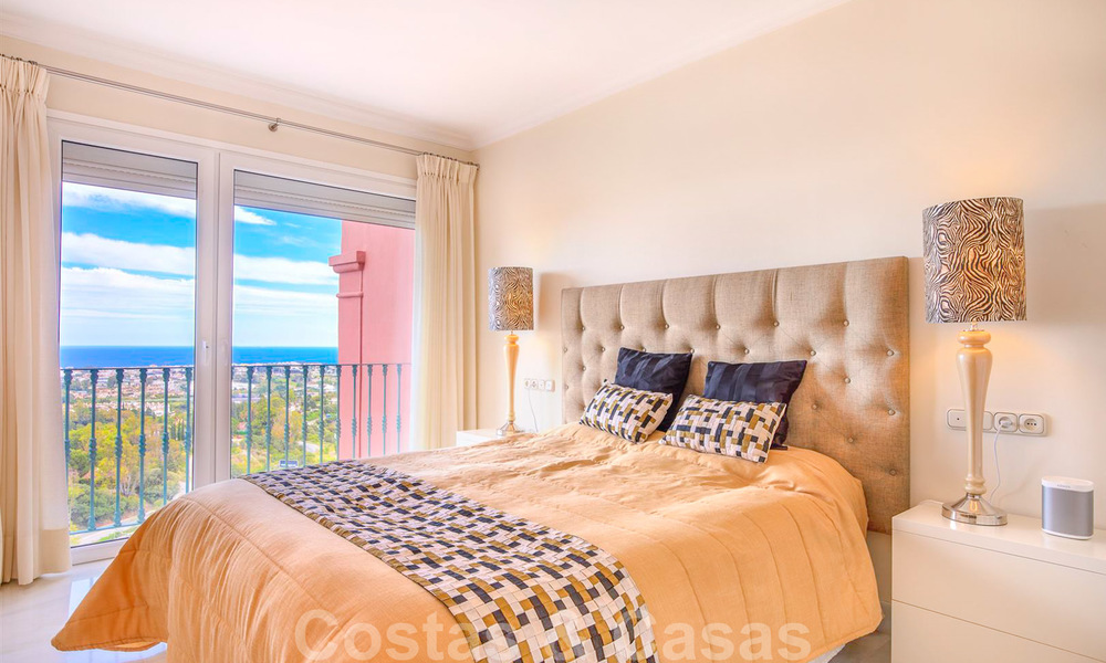 Appartement penthouse de luxe avec vue panoramique sur toute la côte à vendre, à proximité des commodités et du golf, Benahavis - Marbella 27515