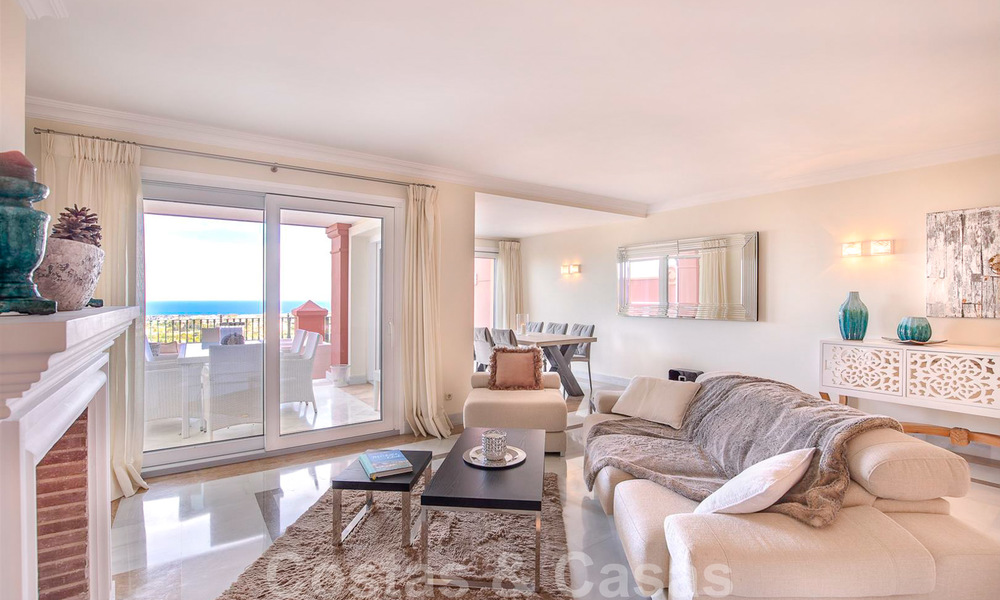 Appartement penthouse de luxe avec vue panoramique sur toute la côte à vendre, à proximité des commodités et du golf, Benahavis - Marbella 27518