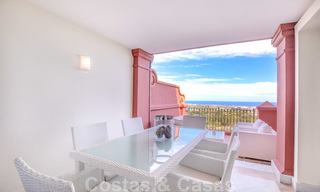 Appartement penthouse de luxe avec vue panoramique sur toute la côte à vendre, à proximité des commodités et du golf, Benahavis - Marbella 27522 