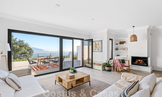 Nouvelles maisons modernes à vendre avec vue panoramique sur la montagne et la mer dans une urbanisation entourée par la nature à Marbella Est 27583 